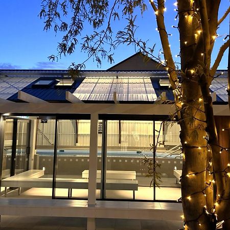 Tasman Holiday Parks - Christchurch Esterno foto The new extension at night
