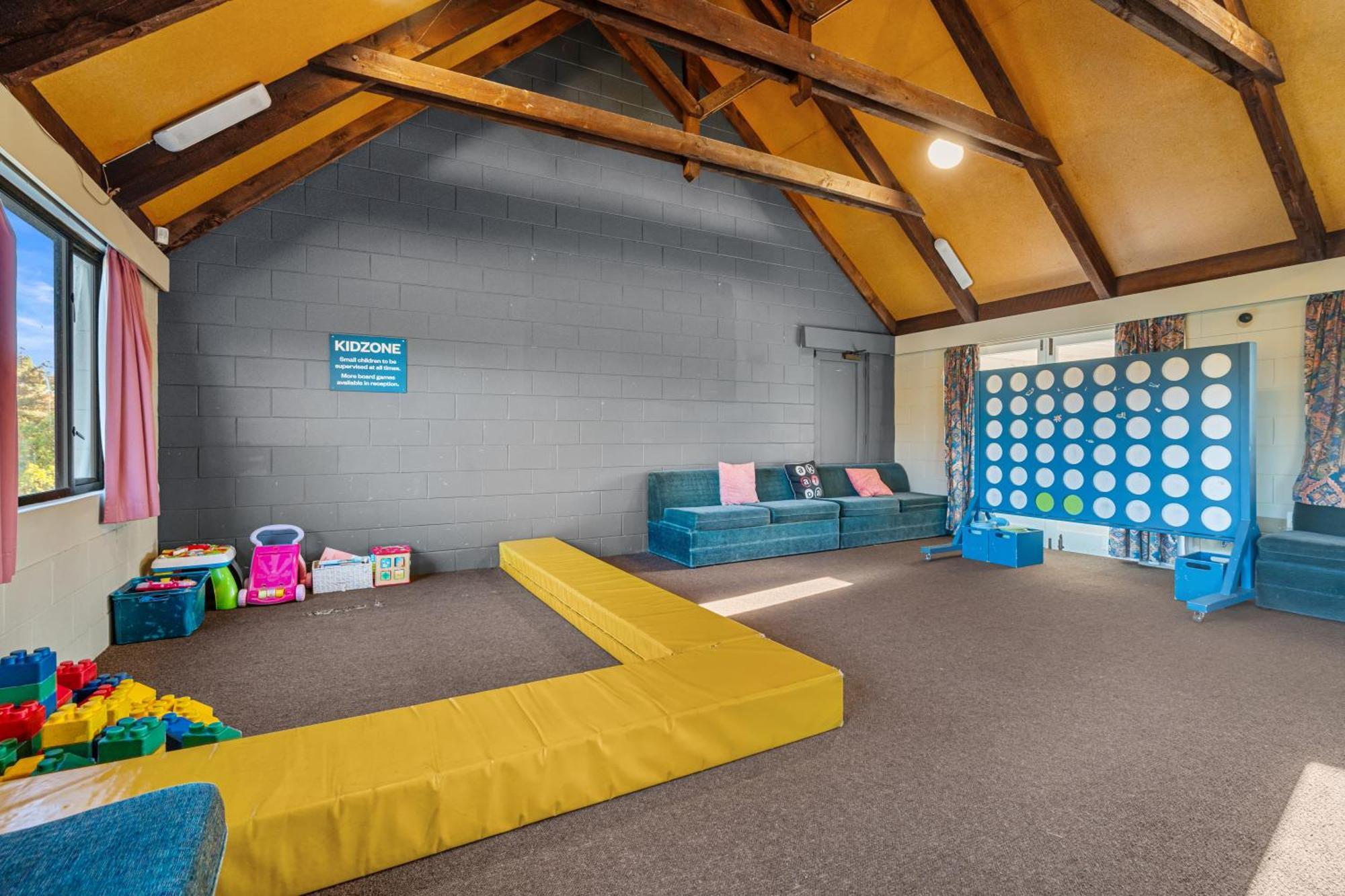 Tasman Holiday Parks - Christchurch Esterno foto The interior of the hall