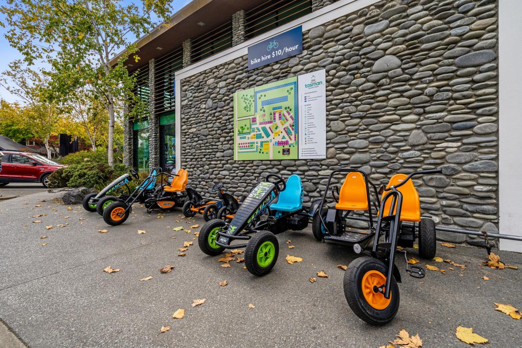 Tasman Holiday Parks - Christchurch Esterno foto The Visitor Centre at the National Motor Museum