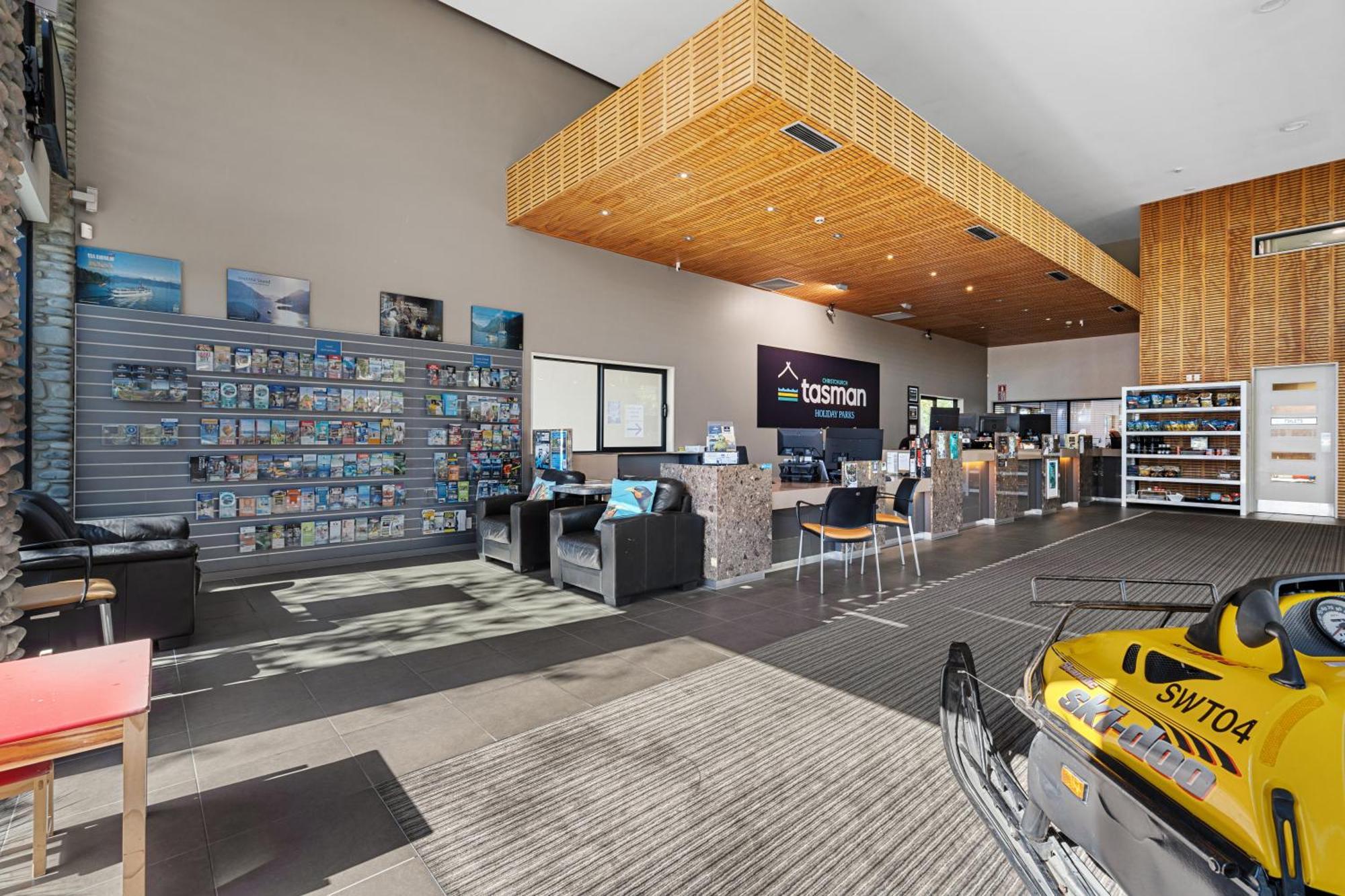 Tasman Holiday Parks - Christchurch Esterno foto The reception area of the Visitor Centre