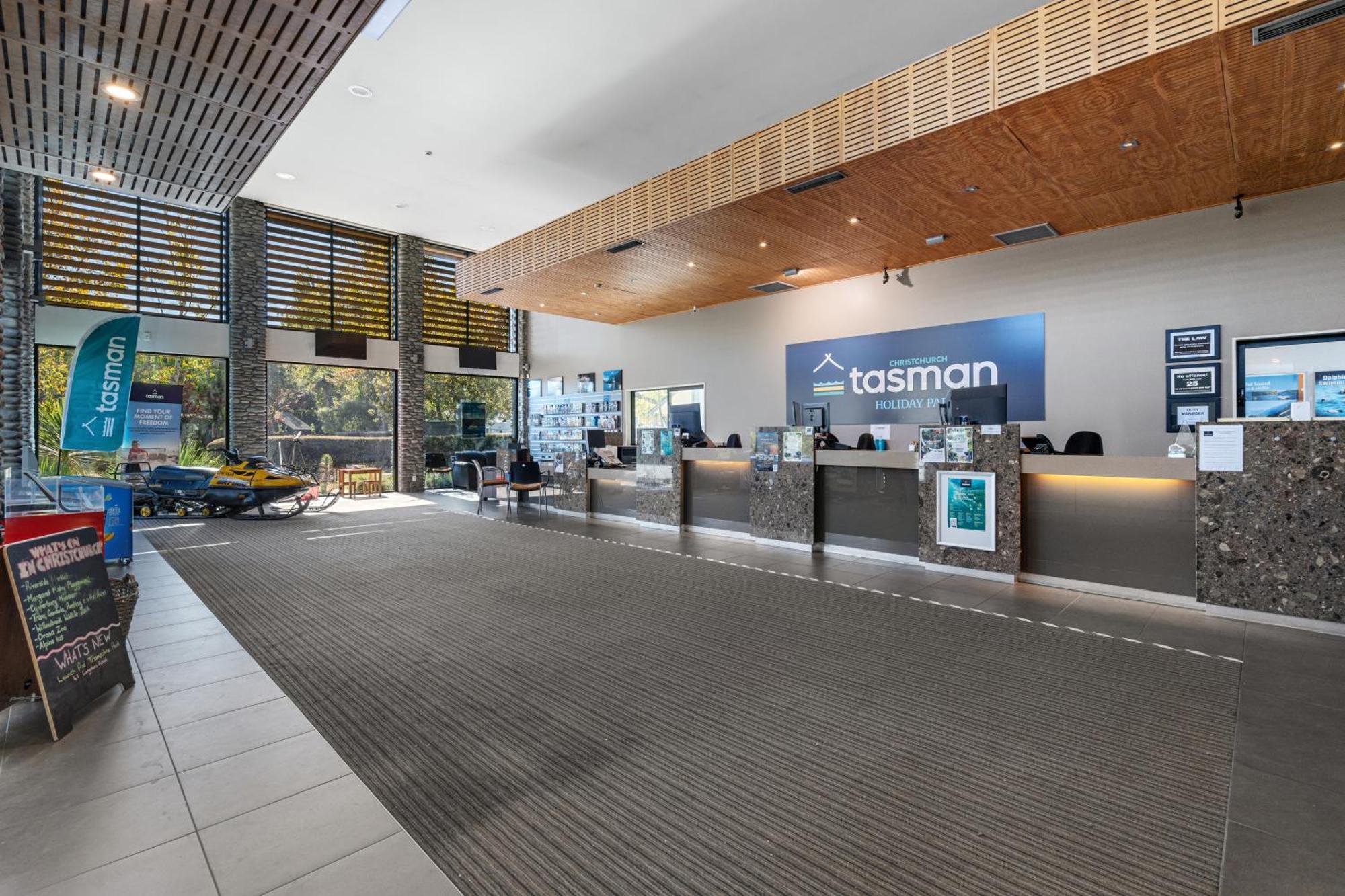Tasman Holiday Parks - Christchurch Esterno foto Tasman Airport
