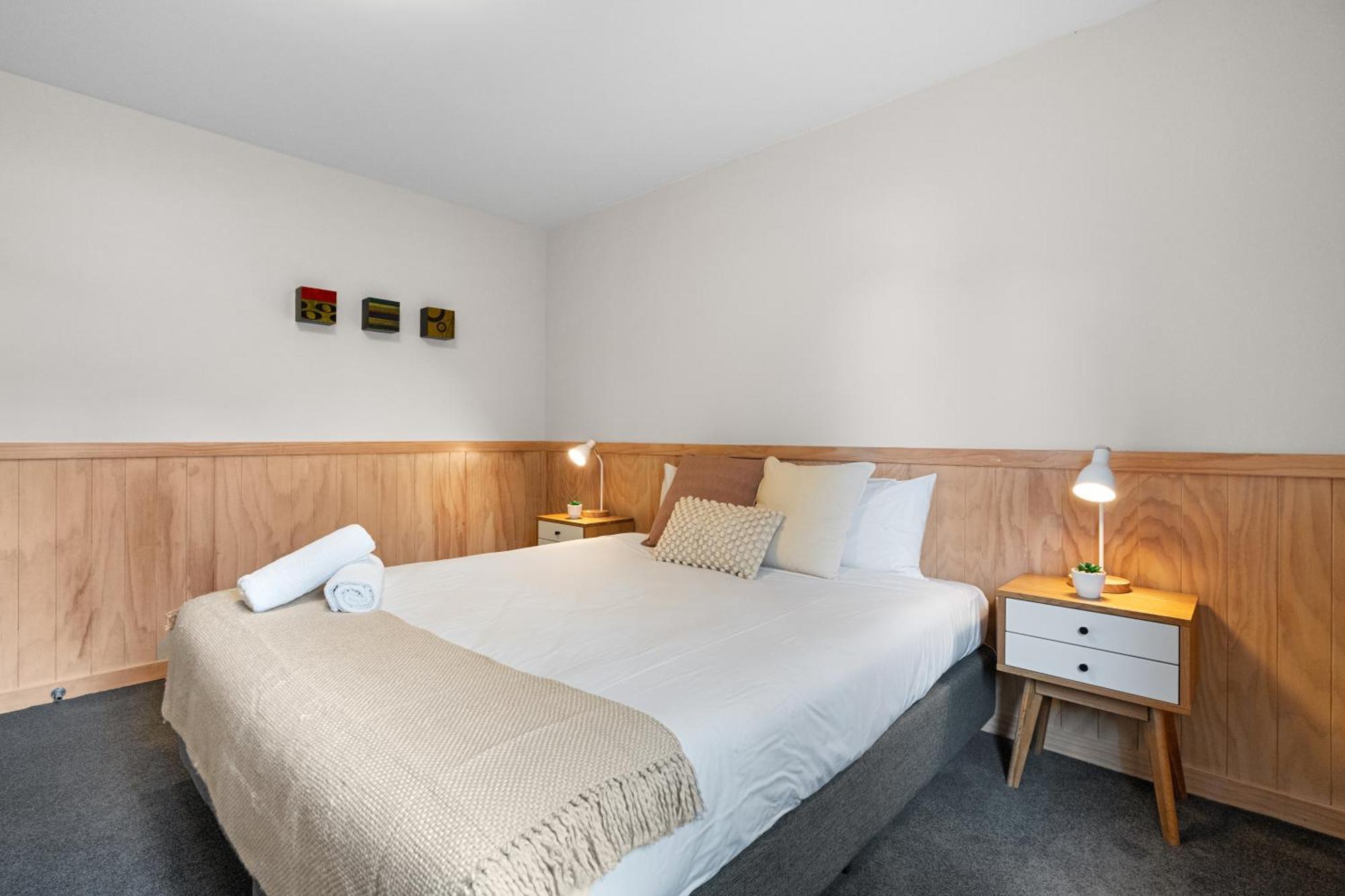 Tasman Holiday Parks - Christchurch Esterno foto A bedroom at the hotel
