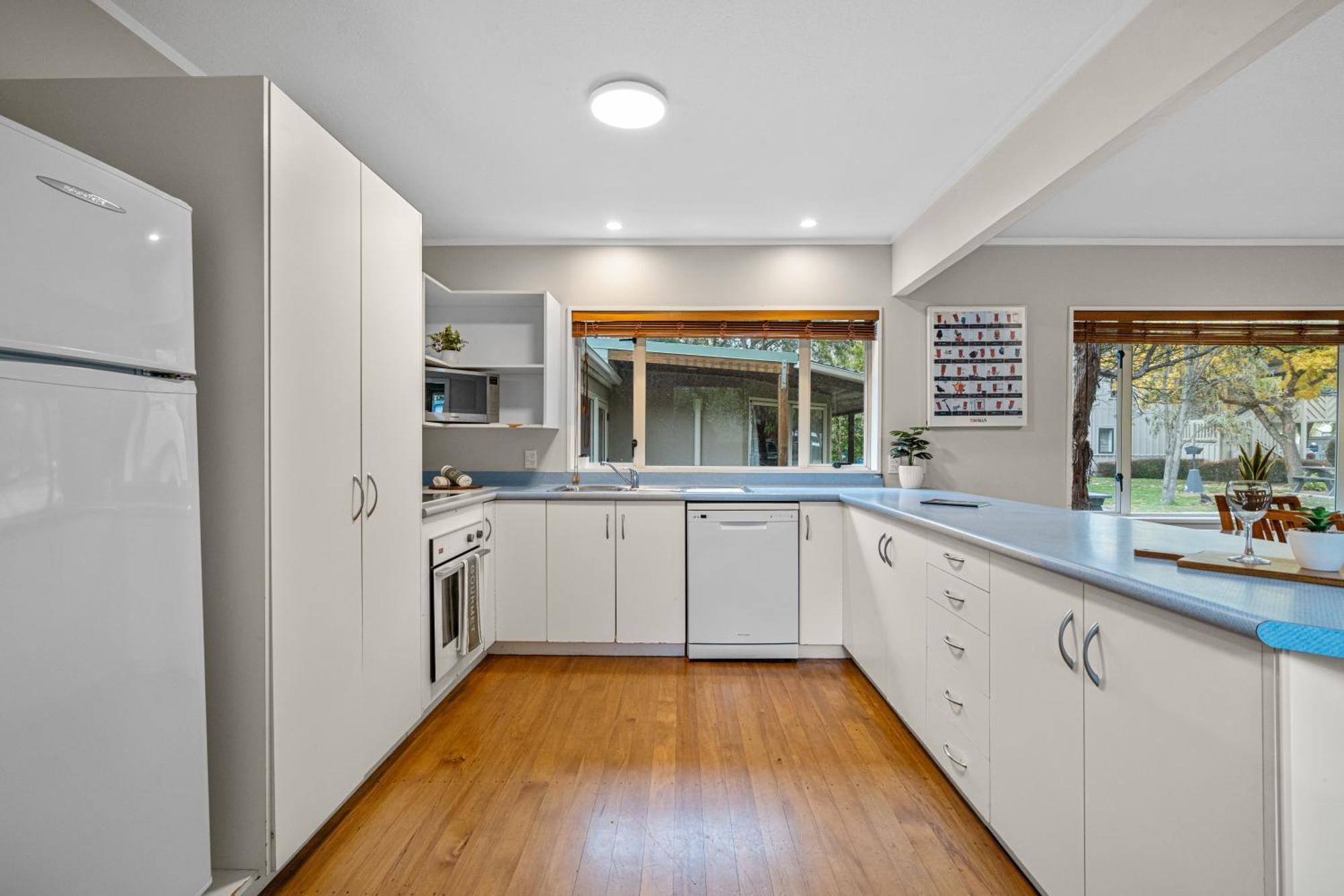 Tasman Holiday Parks - Christchurch Esterno foto A modern Australian kitchen