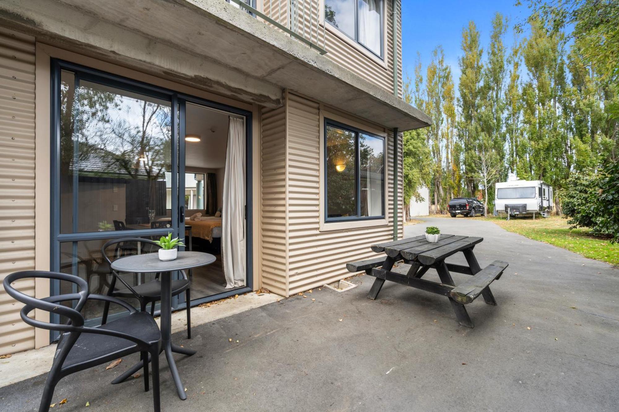 Tasman Holiday Parks - Christchurch Esterno foto The exterior of a typical apartment at the hotel