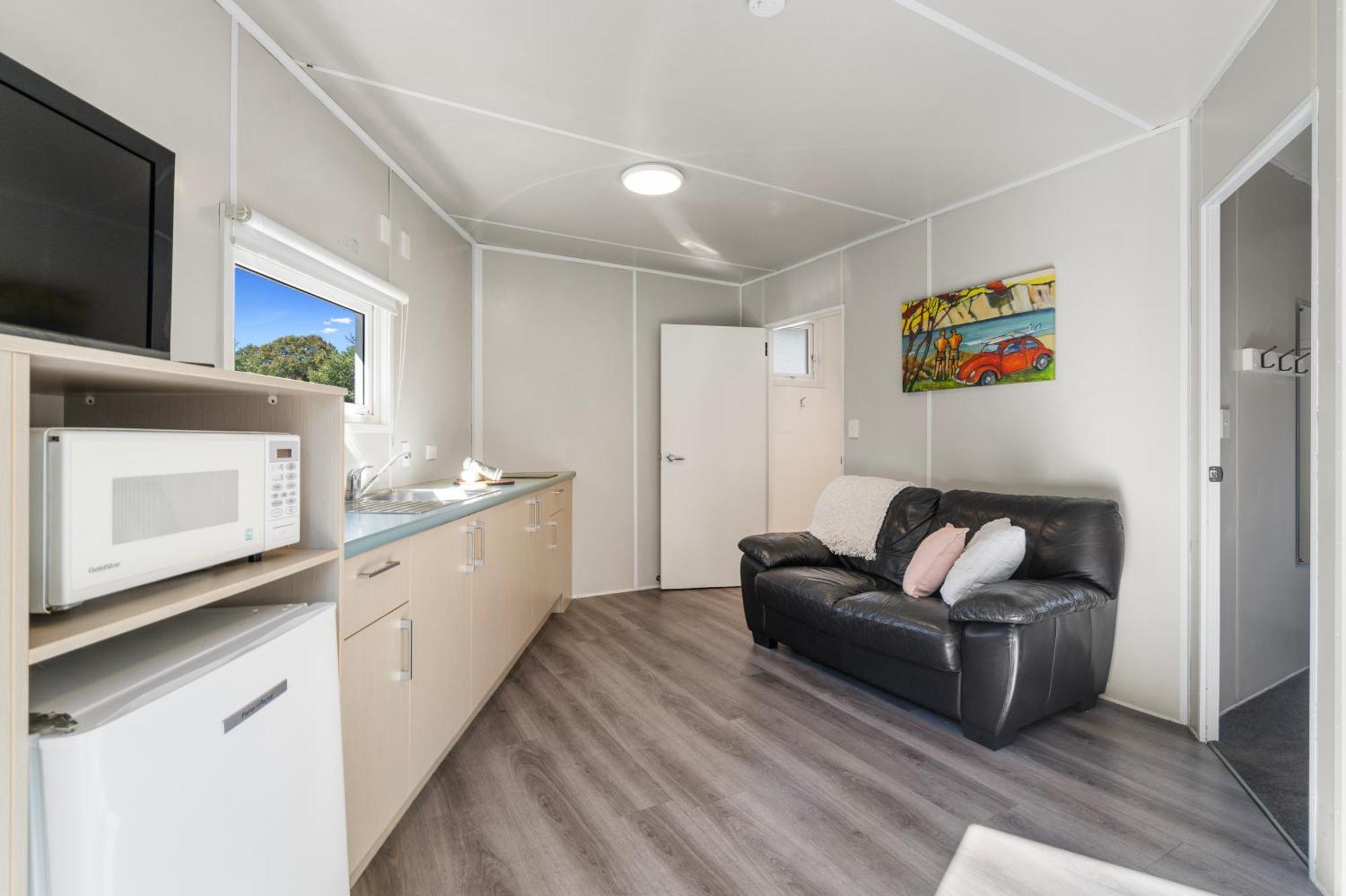 Tasman Holiday Parks - Christchurch Esterno foto A typical studio apartment